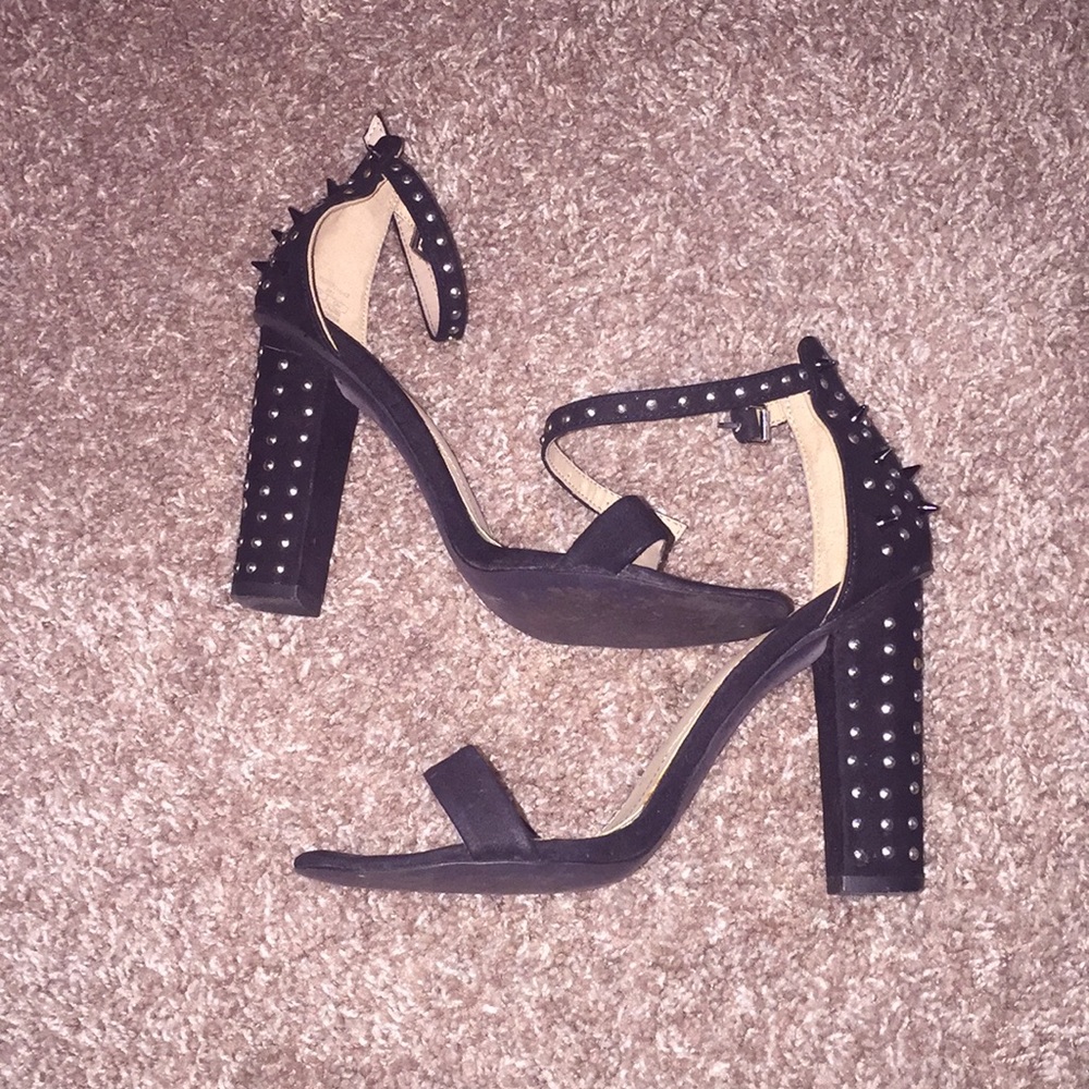 Zara - Picture 2 of 8